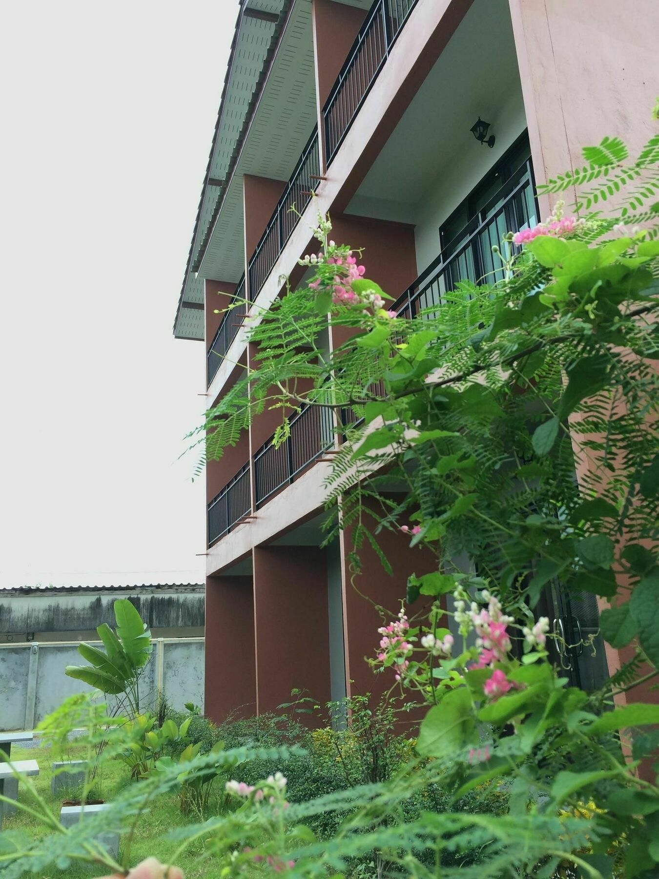 Montra Nakhon Guesthouse Nakhon Si Thammarat Exterior photo